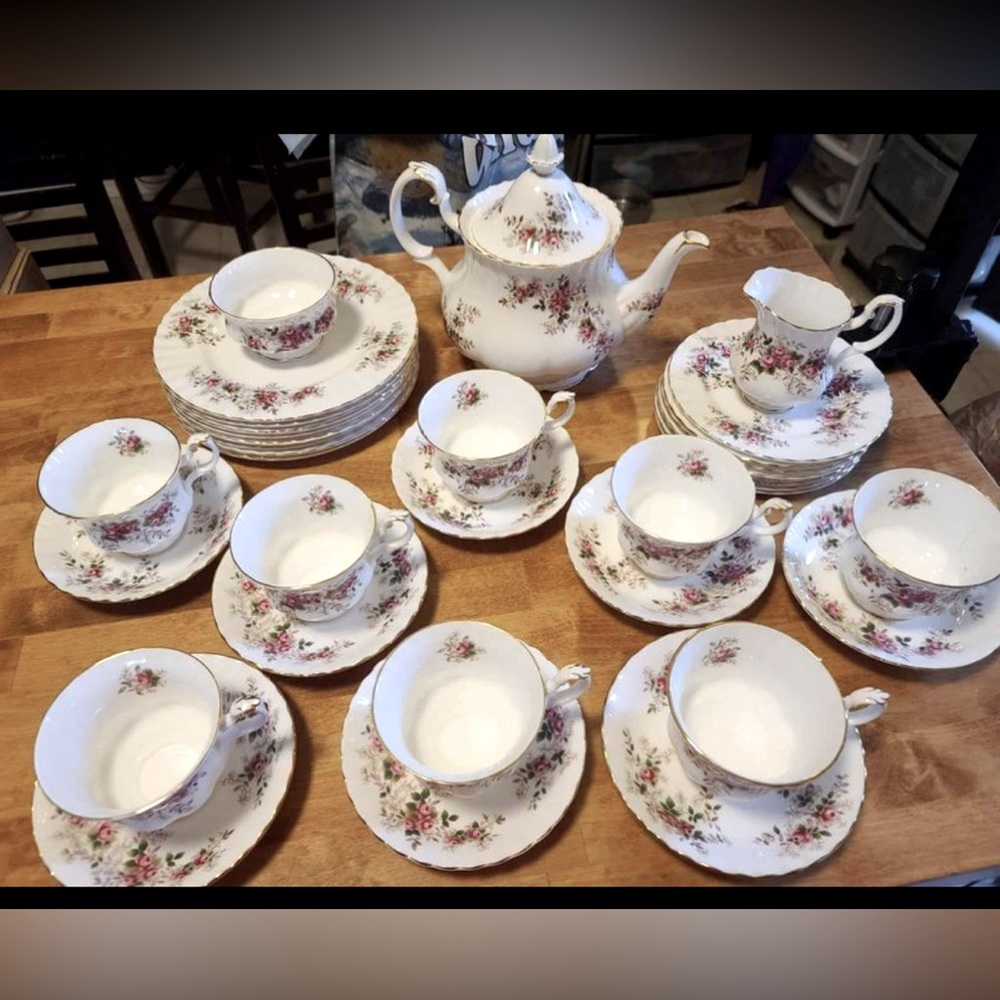 Royal Albert Lavender Rose Tea Set
